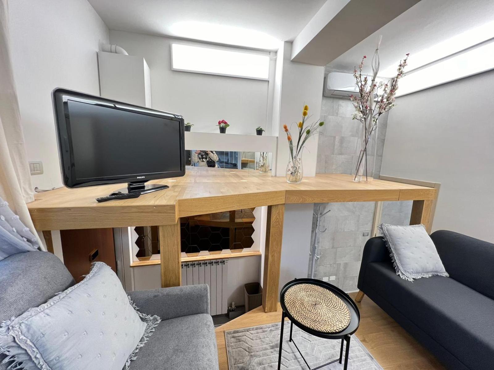 "R&P Apartment", Short Term Stay, Elegant Design, Bisceglie Metro Station, Easy For San Siro And Fiera Milano, Free Parking Eksteriør bilde