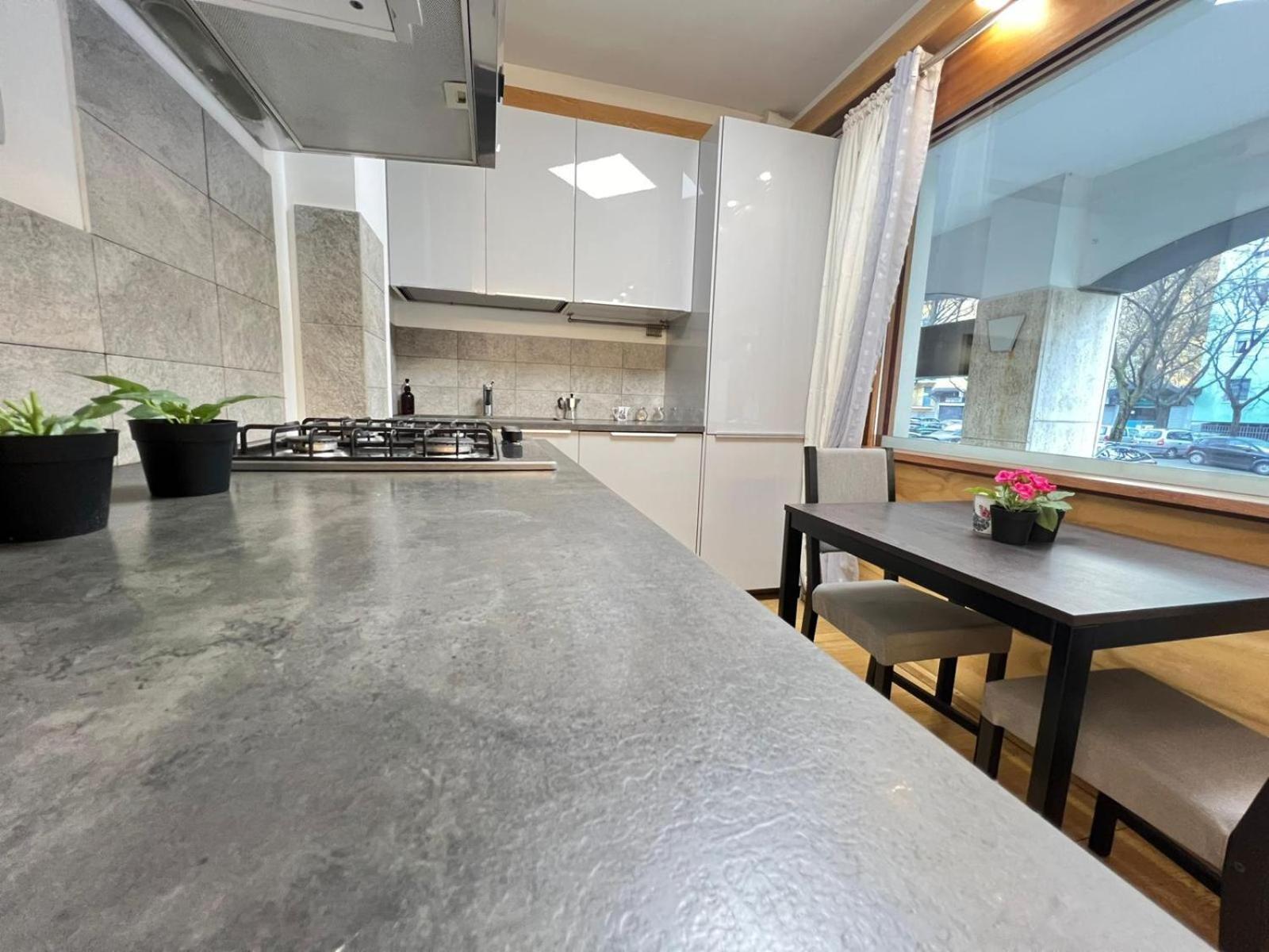 "R&P Apartment", Short Term Stay, Elegant Design, Bisceglie Metro Station, Easy For San Siro And Fiera Milano, Free Parking Eksteriør bilde