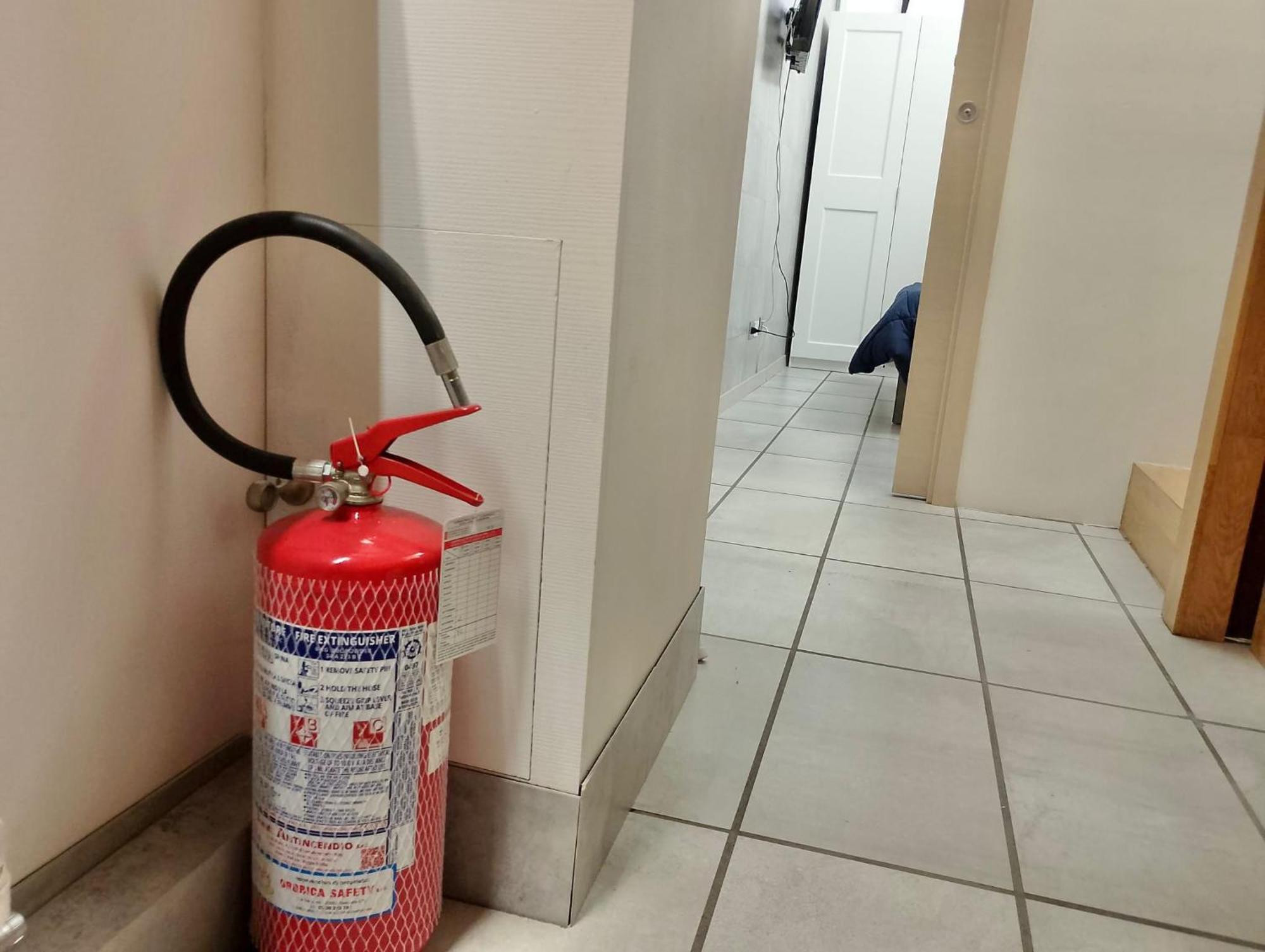 "R&P Apartment", Short Term Stay, Elegant Design, Bisceglie Metro Station, Easy For San Siro And Fiera Milano, Free Parking Eksteriør bilde